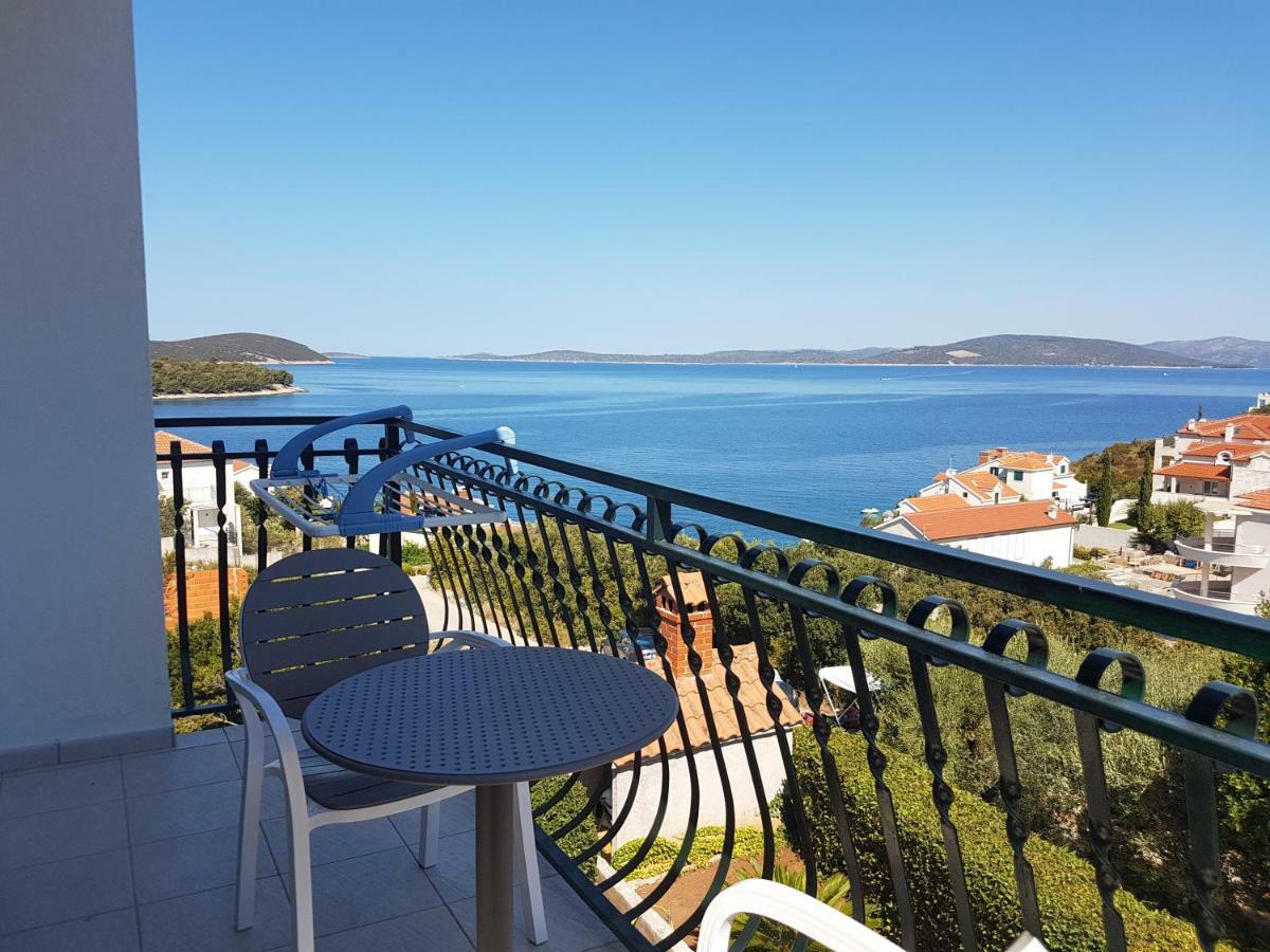 Villa Berg Maslinica Esterno foto